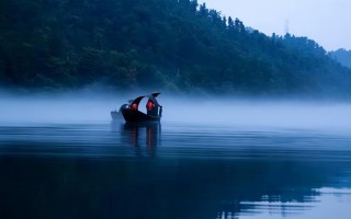 关于瓦尔登湖经典段落赏析（书中最应该悟透的五句话）!