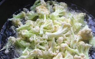 花菜焯水的最佳时间（花菜烫水的最佳时间掌握） ！