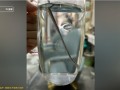 女生发现隔夜水中有漂浮物 网友：“隔夜水最好不要喝”具象化了 !