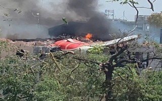 波音787-8客机居民区坠毁 印度称发现一名幸存者 ！