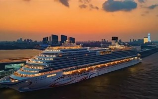 首艘国产大型邮轮！爱达·魔都号开启商业运营：首旅目的地韩国、日本 ！