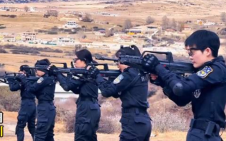 女特警实弹射击训练又美又飒 ！网友：迷倒我只需要2，3秒！