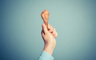 人民大学食堂自研烤鹅腿定价15元：学生争相购买品尝 !