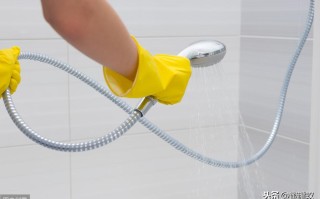 花洒喷头怎么拆开（花洒软管和喷头的具体更换方法） ！