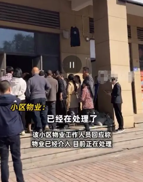 寿衣店开小区旁遭业主堵门反对 ！店主：自己是合法生意，打算走法律程序 ！-第1张图片