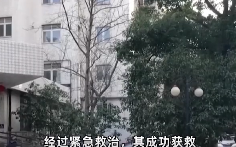女子疑因生活压力大在母亲墓地轻生：民警火速出动搜寻成功挽救 ！-第1张图片